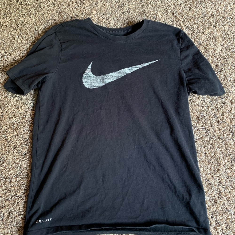 Nike Men's Black Short Sleeve Tee